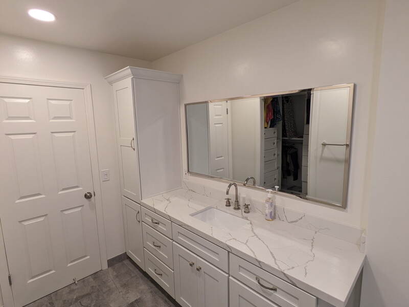 Kitchen — Completed white shaker kitchen with quartz peninsula & gas cooktop